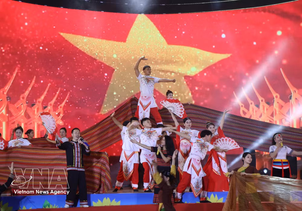 vnanet-potal-80-nam-quoc-khanh-quang-ngai-am-vang-ngay-moi-8247594-1.jpg