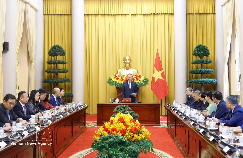 vnanet-to-lam-diplomats.jpg