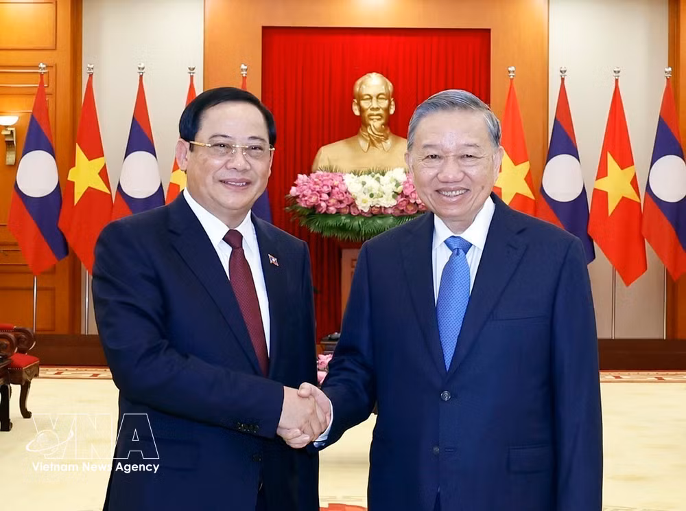 vnanet-vietnam-laos-2.jpg