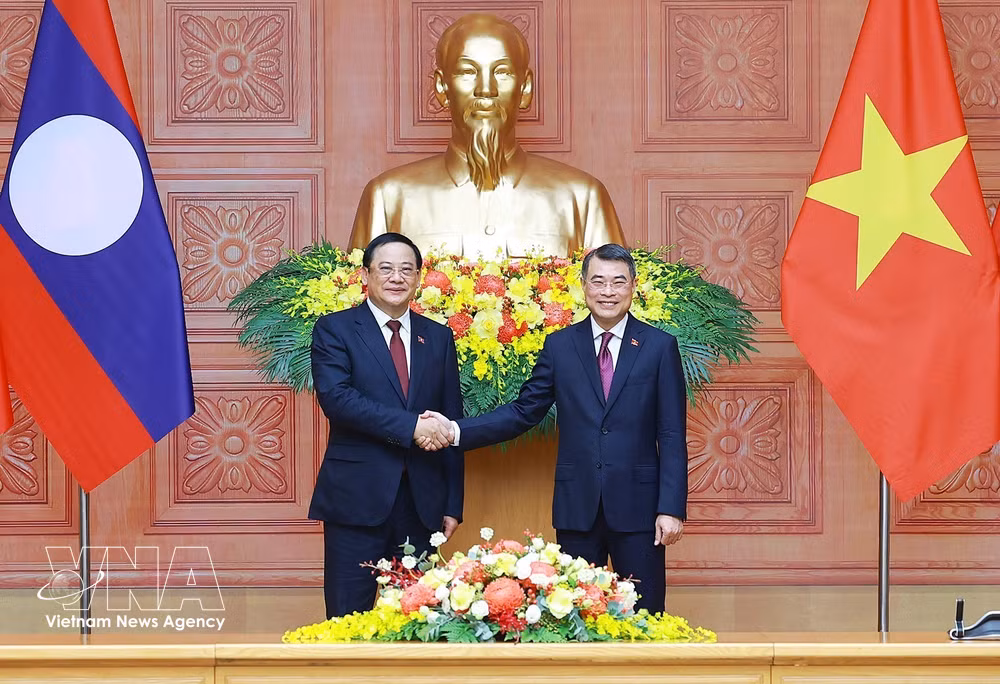 vnanet-potal-thu-tuong-le-minh-hung-va-thu-tuong-lao-sonexay-siphandone-hoi-dam-8810907-1.jpg