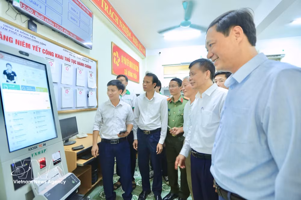 vnanet-potal-thanh-hoa-dua-kiosk-ai-toan-trinh-vao-phuc-vu-giai-quyet-thu-tuc-hanh-chinh-8863224.jpg
