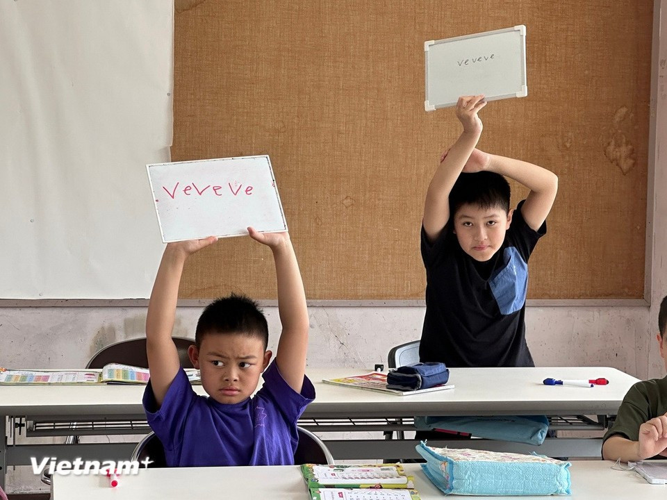 Vietnamese students join the class with enthusiasm and joy. (Photo: VietnamPlus)