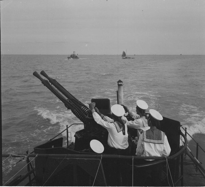 The battles on August 2 and 5, 1964 marked the first major victory of the Vietnam People’s Navy and demonstrated the nation's strength and military ingenuity. In the photo, Squadron 111 of Coastal Region 1 during a training exercise at sea. (Photo: VNA)