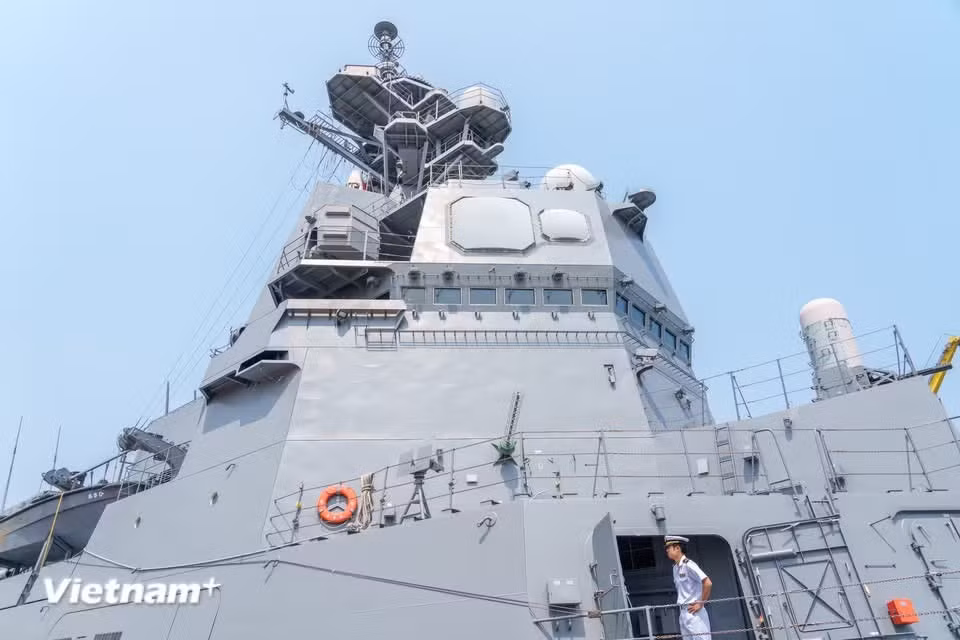 Radar arrays and sensor antennas are prominently mounted on the ship’s command mast. (Photo: VietnamPlus)