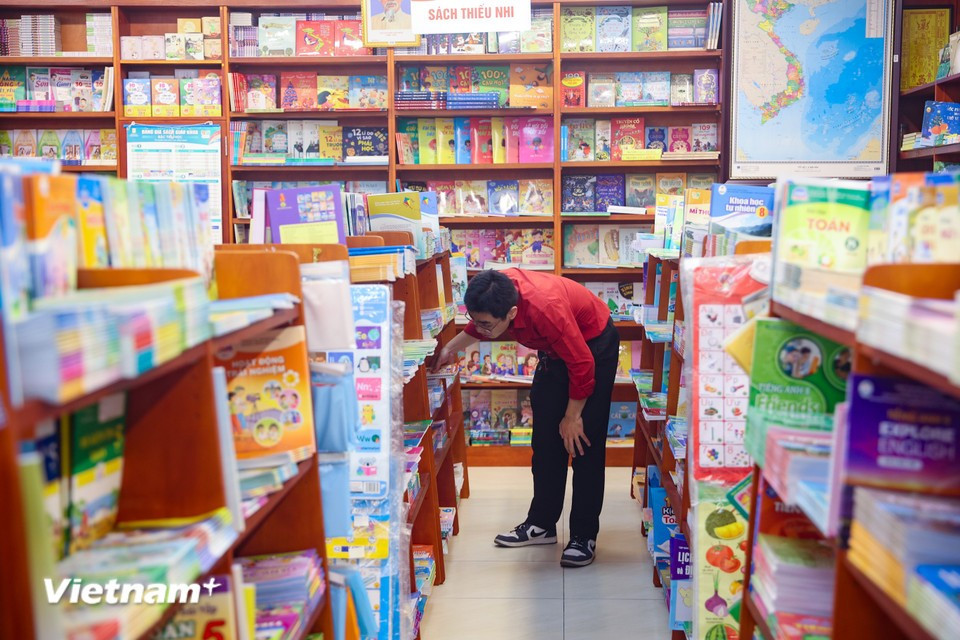 More than 107.8 million textbooks have been distributed, meeting 67% of the national supply plan. (Photo: VietnamPlus)