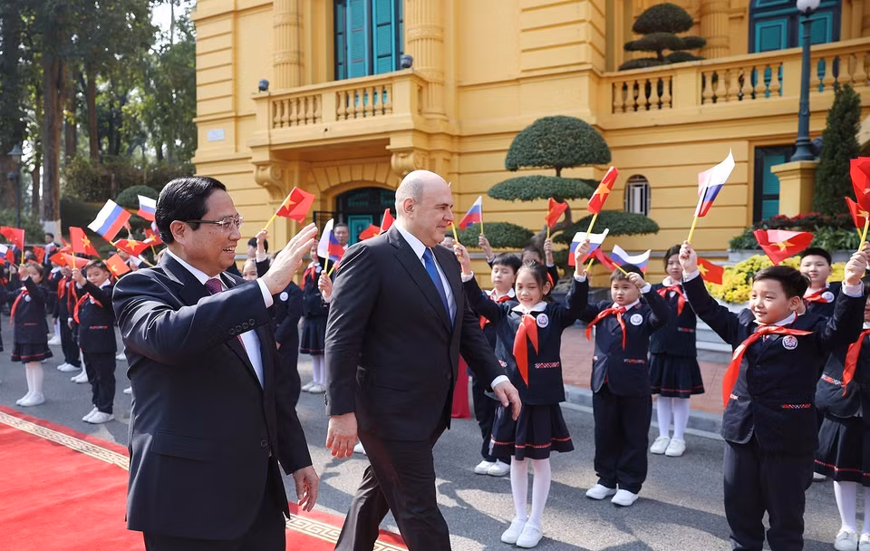 A view of the welcome ceremony for Russian Prime Minister Mikhail Vladimirovich Mishustin. (Photo: VNA)