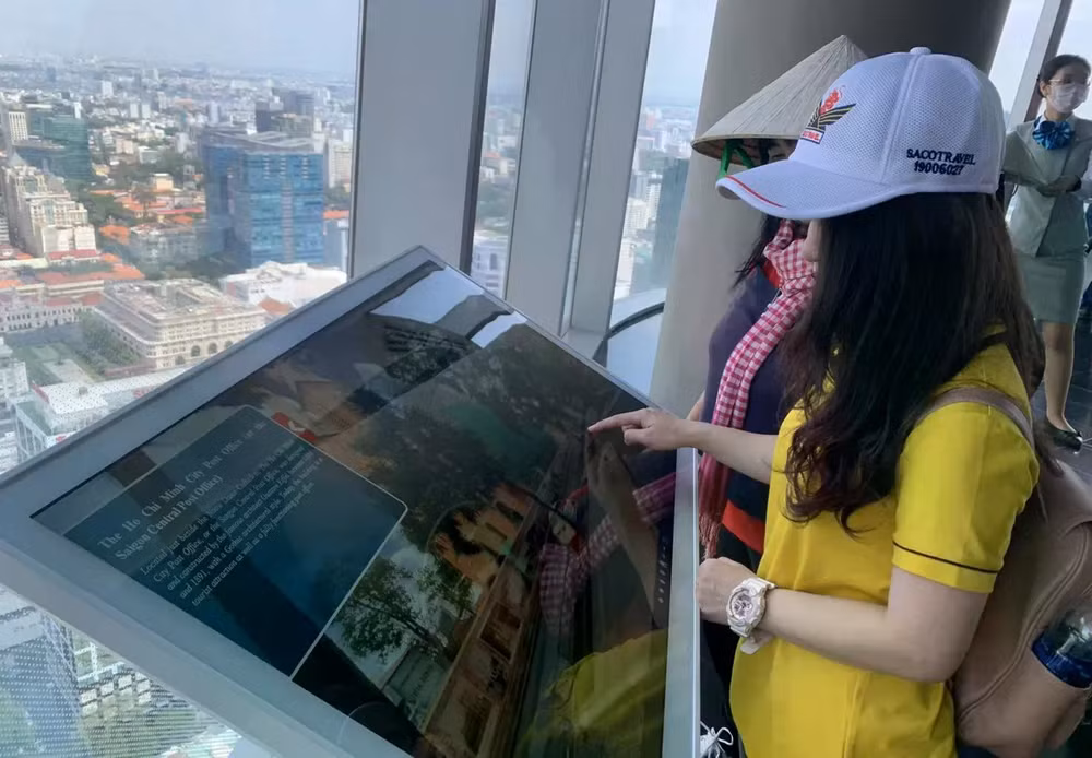 tourists.jpg