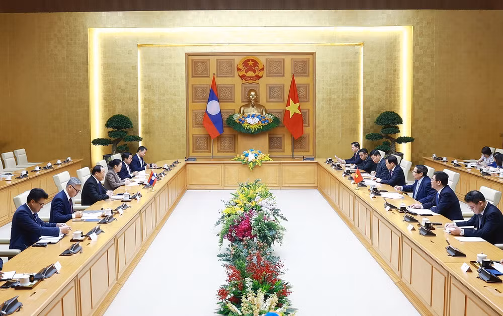 vna-2-pham-minh-chinh-sonexay-siphandone-p4g-summit-sidelines.jpg