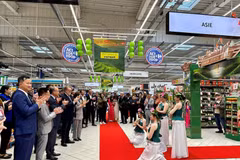 The opening ceremony of the Vietnamese Goods Week in France at the Carrefour Collégien hypermarket. (Photo: VNA)