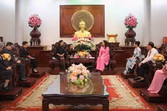 The working session between the Thai business delegation led by Ambassador Urawadee Sriphiromya and Nguyen Thi Ngoc Diep, Vice Chairwoman of the municipal People’s Committee, on October 29 (Photo: VNA)