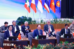 Vietnamese Prime Minister Pham Minh Chinh (first, left) attends the ASEAN Leaders’ Interface with Representatives of the ASEAN Inter-Parliamentary Assembly (AIPA) in Kuala Lumpur on May 26, 2025. (Photo: DVNA)
