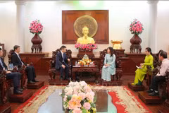 The meeting between the People’s Committee of Can Tho and a delegation from the Consulate General of China in Ho Chi Minh City on September 5 (Photo: VNA)