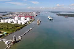 LNG import operations at Thi Vai terminal. (Photo: VNA)