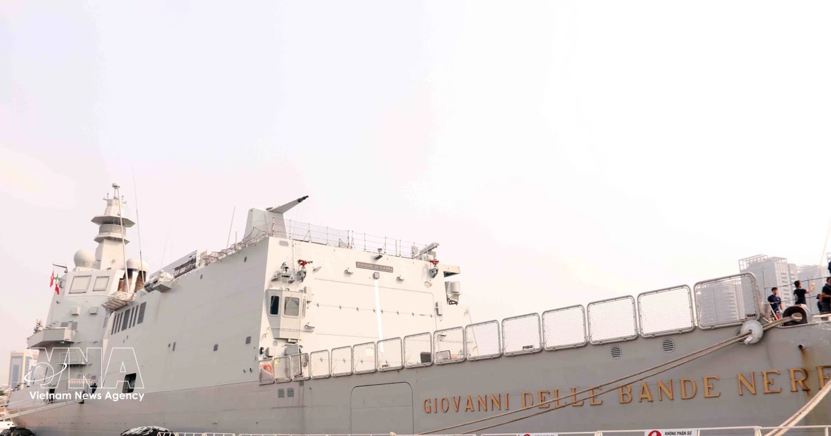 Italian Navy ship pays goodwill visit to Vietnam
