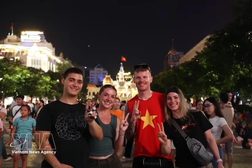 Vietnam welcomes nearly 2 million foreign tourists in August