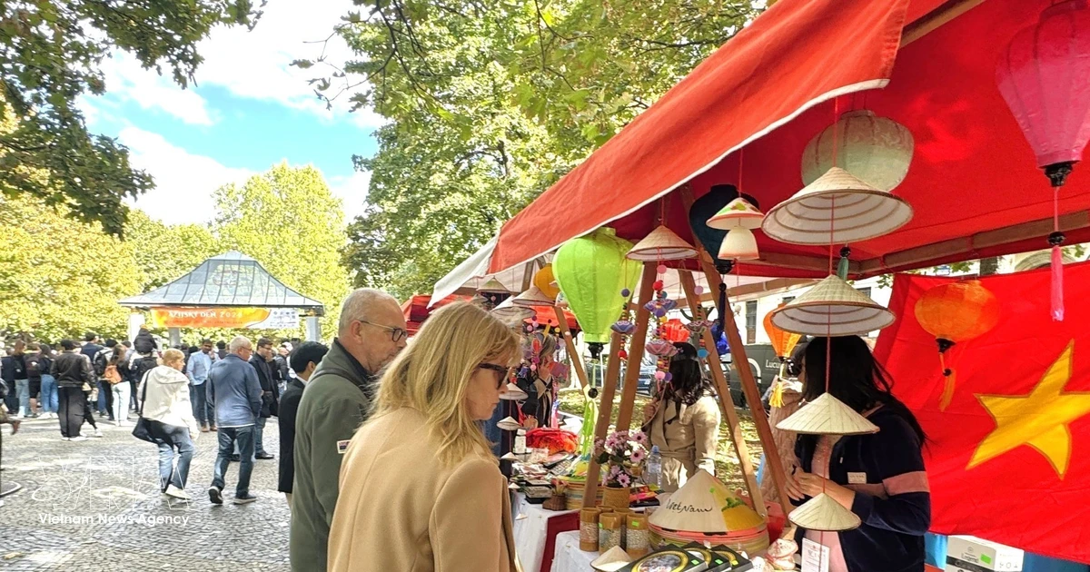 Vietnamese culture shines at Asia Day 2026 in Bratislava