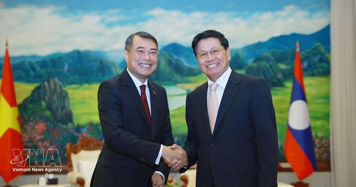Vietnamese Prime Minister meets with top Lao leader in Vientiane