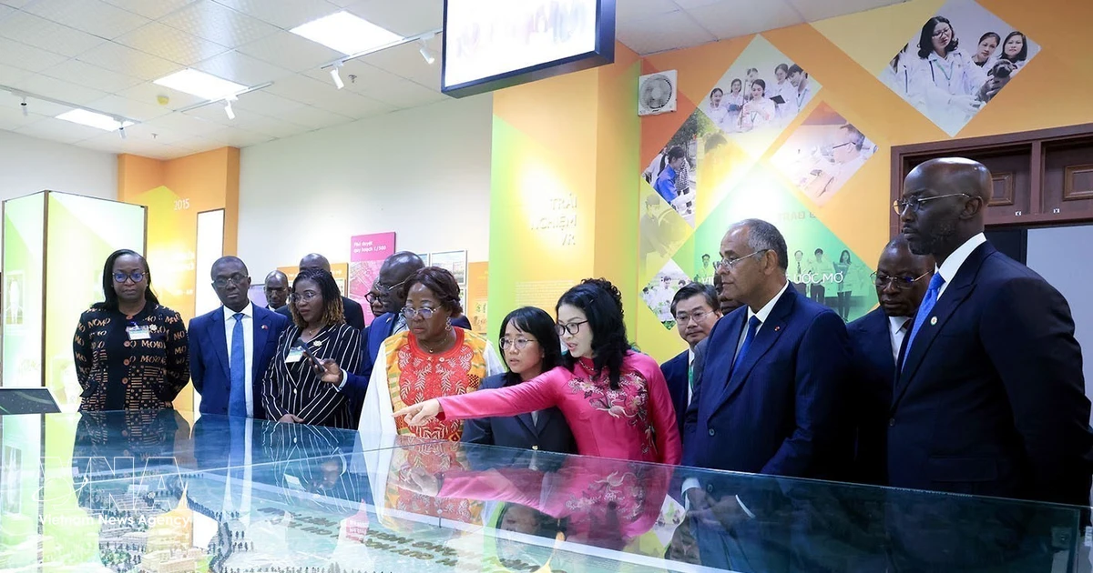 NA President of Côte d'Ivoire visits agriculture university
