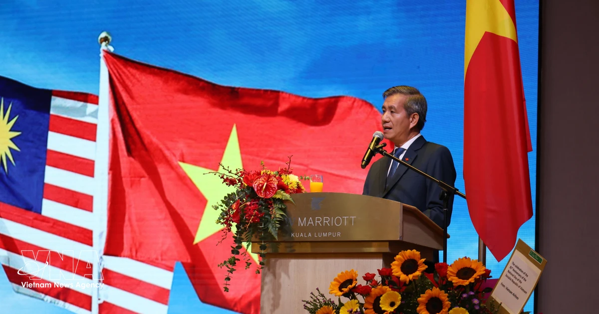 Vietnamese community in Malaysia turn their hearts towards homeland