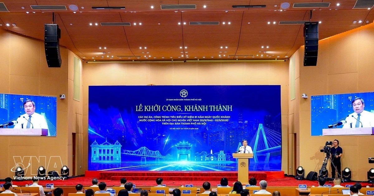 Hanoi breaks ground on two national railway projects, showcases 17 key works