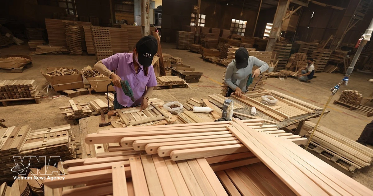Vietnam, Poland explore supply chains for furniture manufacturing