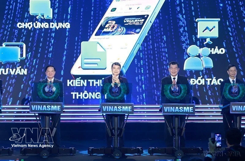 Vietnamese businesses, entrepreneurs make growing contributions to national development
