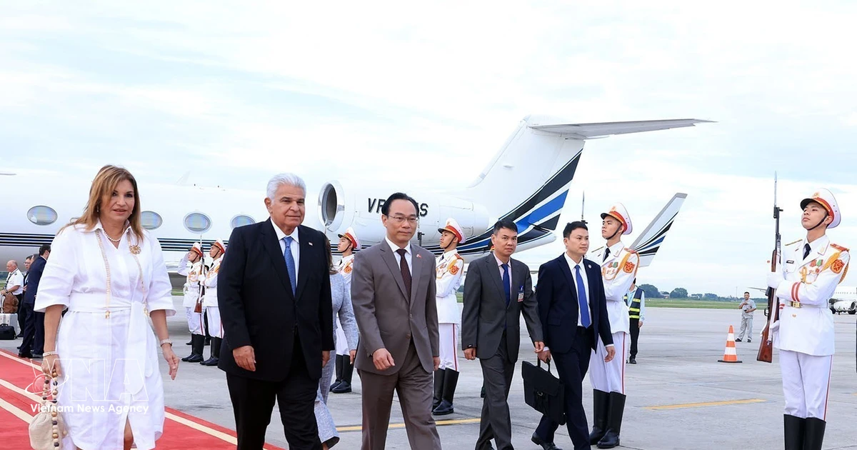 Panamanian President and spouse begin official visit to Vietnam