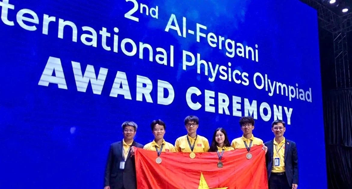 All four Vietnamese students win medals at Al-Fergani International Physics Olympiad