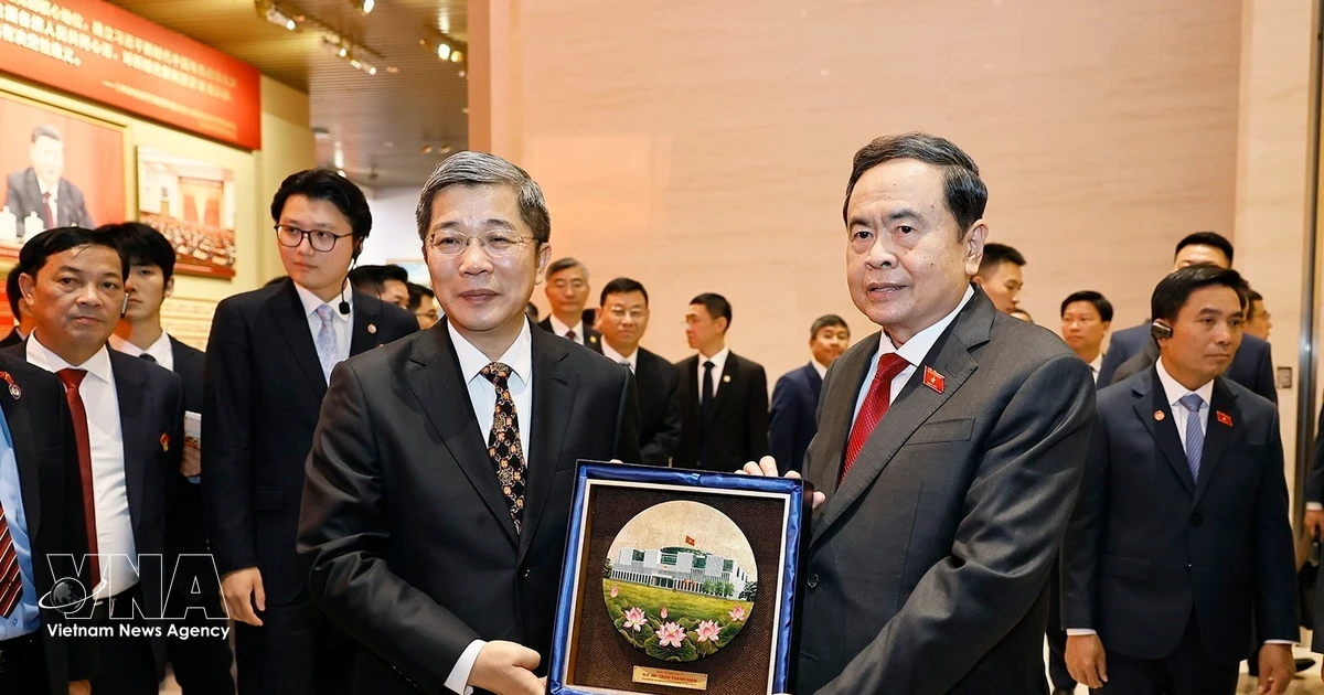 NA President Tran Thanh Man visits Museum of the Communist Party of China