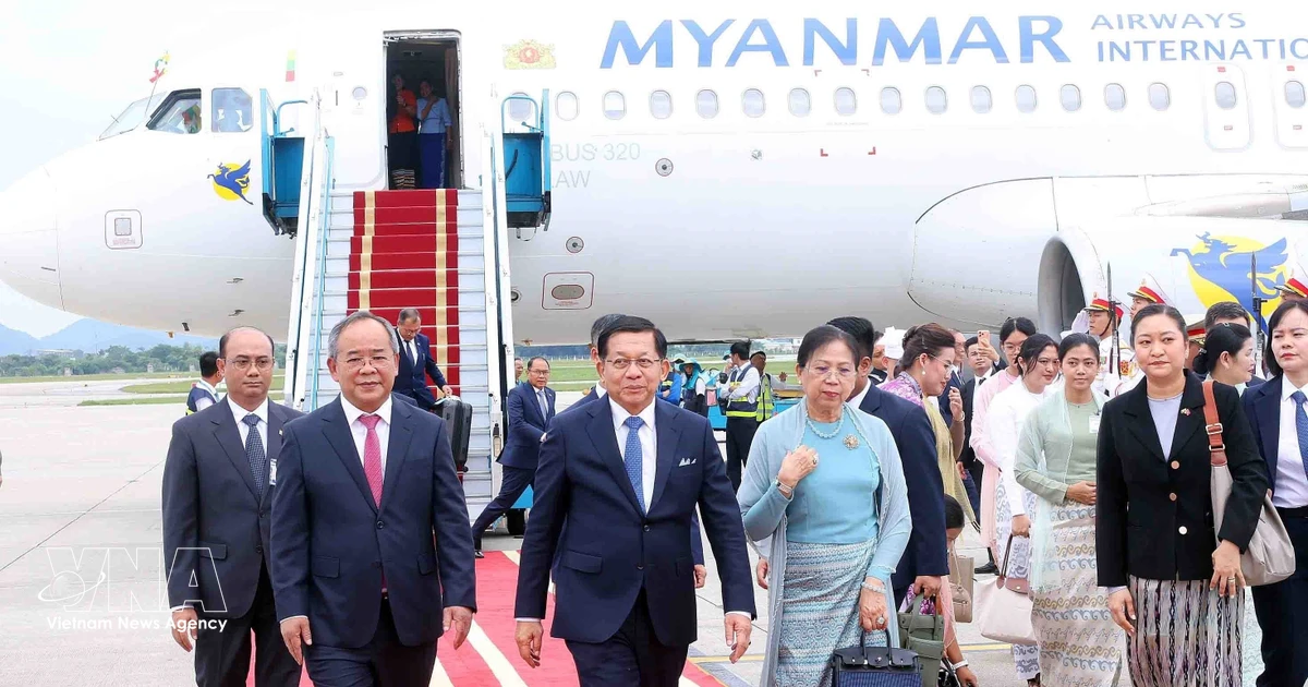 Myanmar President arrives in Hanoi, beginning official visit to Vietnam