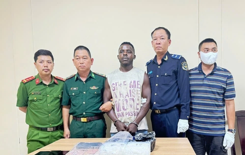 Nigerian national arrested in cross-border drug trafficking case