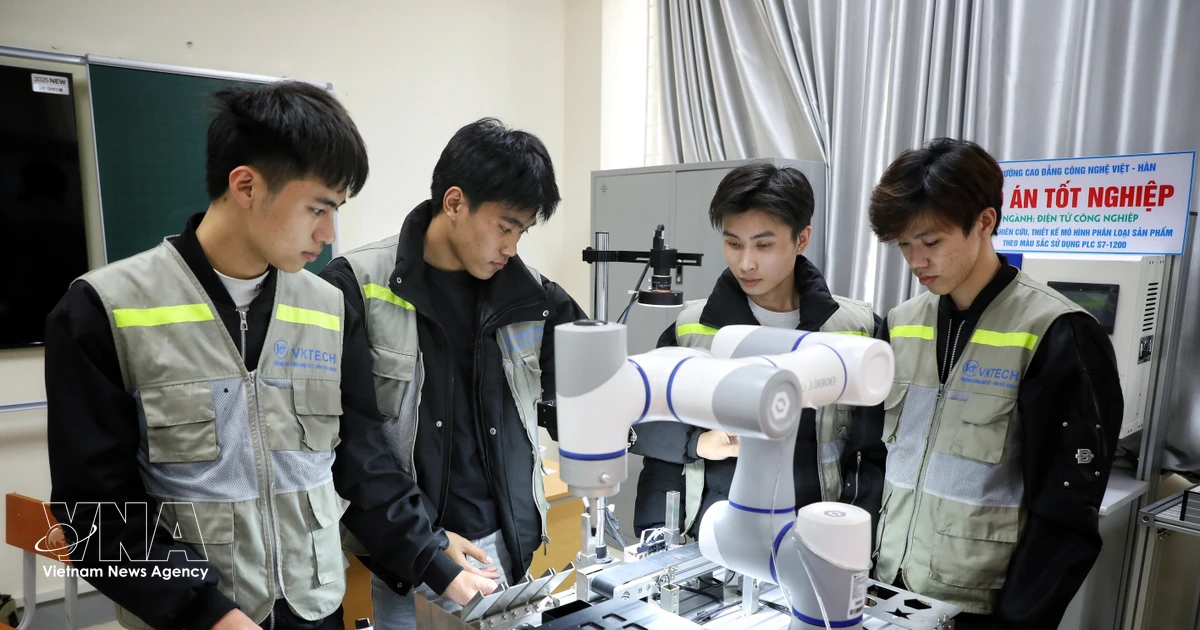 Vietnam to award 1,500 full scholarships for strategic technology training abroad