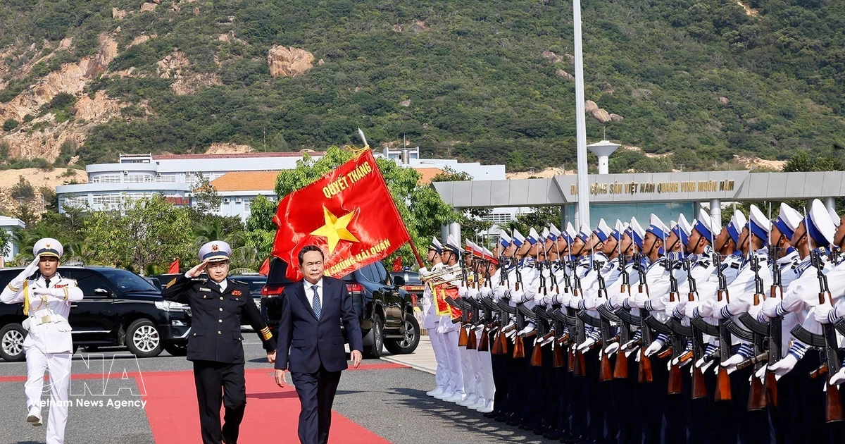National Assembly President Tran Thanh Man visits and works with Vietnam People's Navy