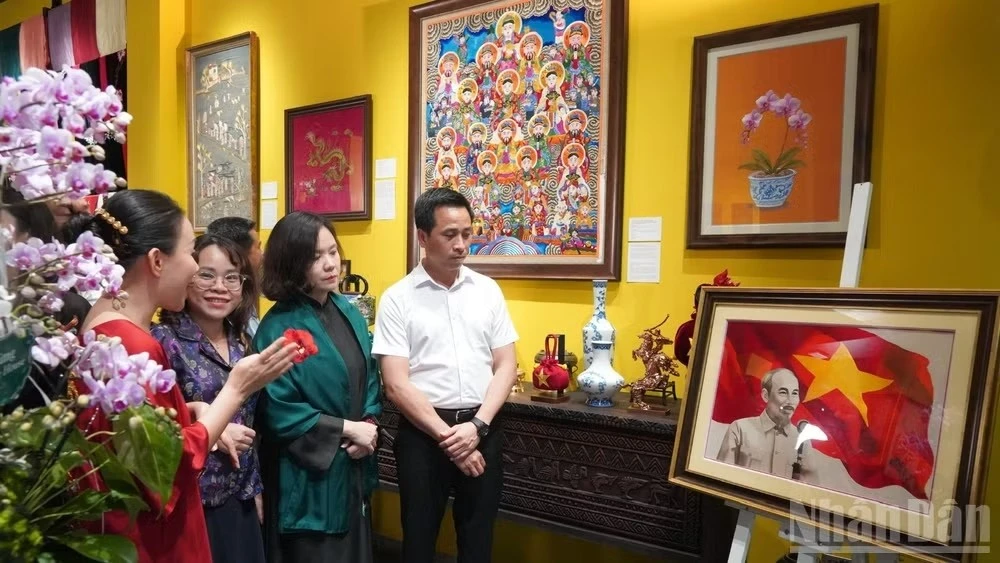 Contemporary craft art space opens in Hanoi, showcasing Vietnamese embroidery heritage