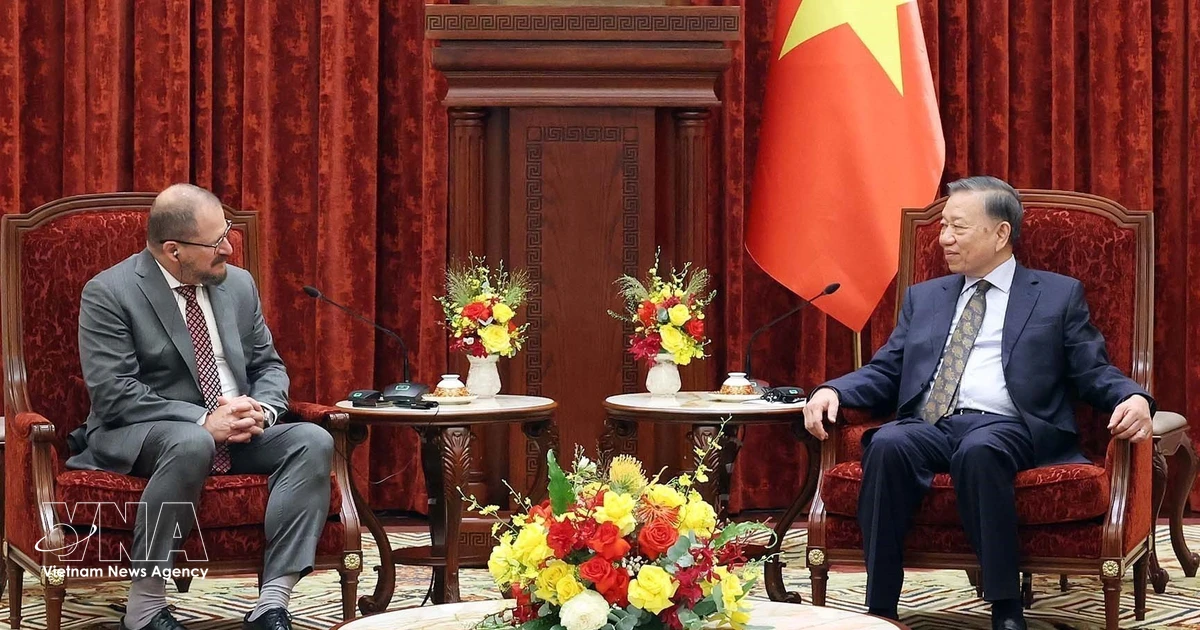 Vietnam welcomes US tech companies' long-term operations: Top leader