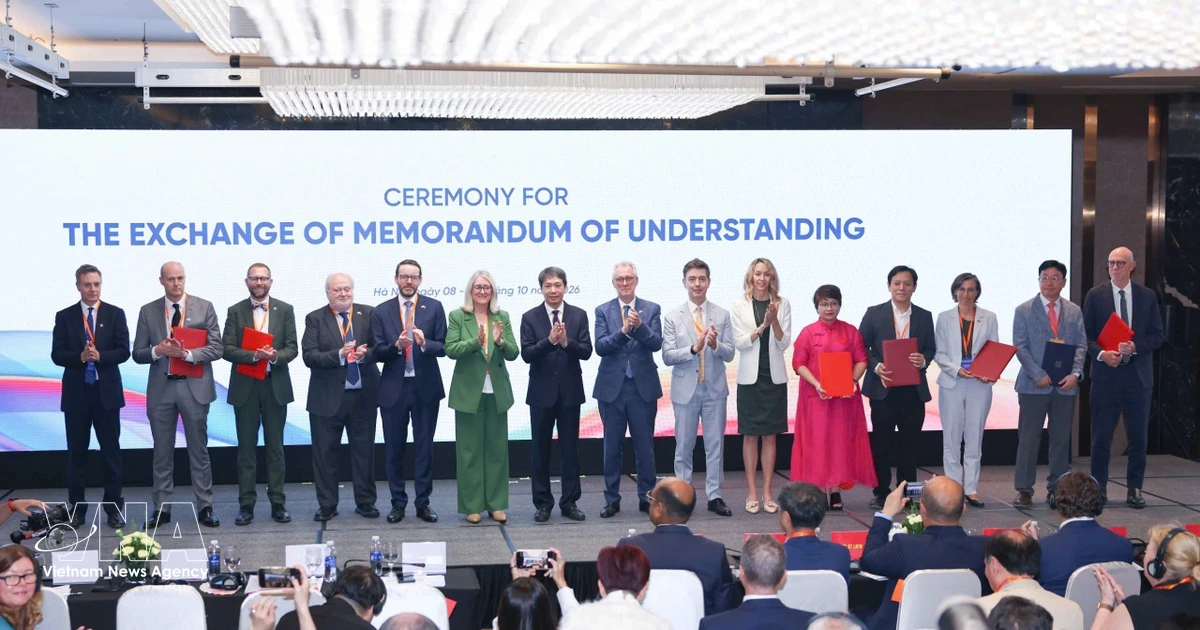 Education in digital era: Cooperation vital to mastering technology, developing people
