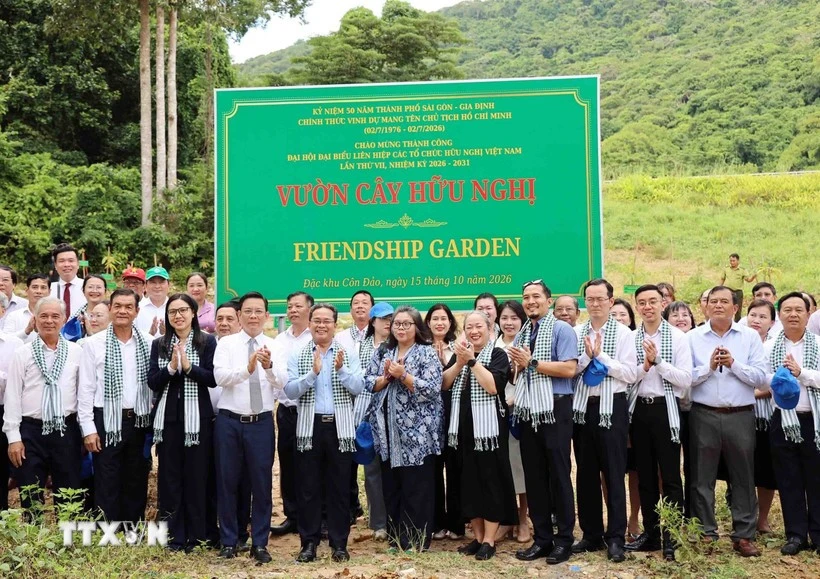 Asian consulates join friendship journey to Con Dao