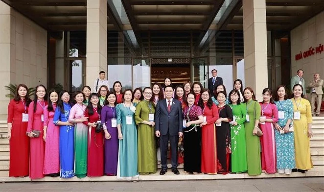 NA leader applauds performance by Vietnam Women Journalists' Club