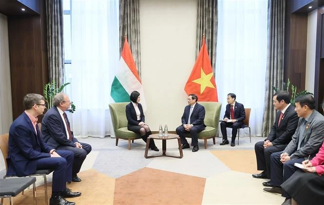 PM receives leaders of Hungarian association, parties in Budapest