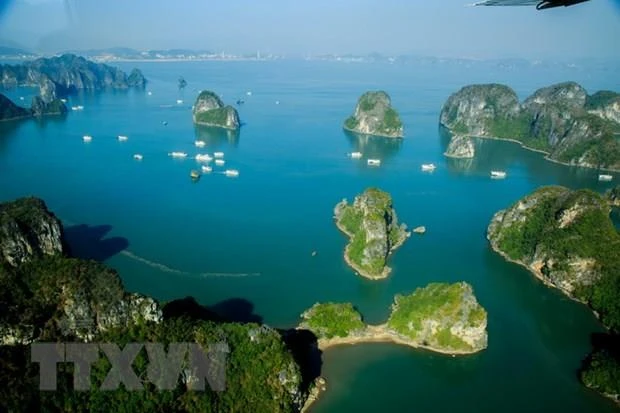Better environment protection in Ha Long Bay urged for sustainable tourism