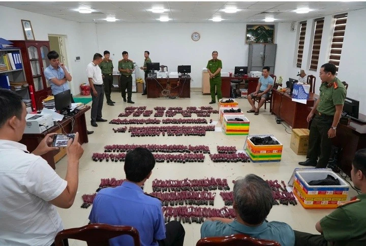 Hue city's police break explosives smuggling ring, seize 9,300 detonators