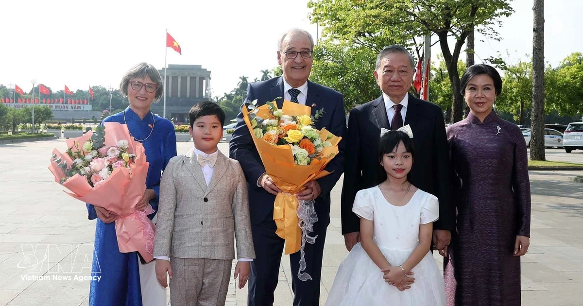 Swiss President and spouse begin official visit to Vietnam