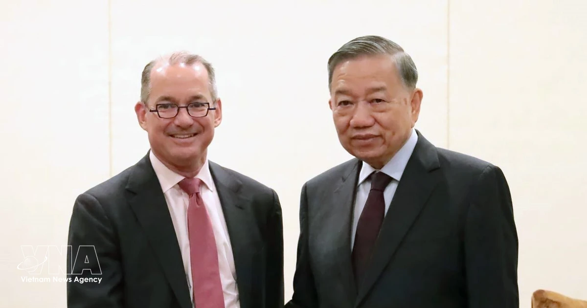 Top Vietnamese leader calls for further support, cooperation from JPMorganChase, Visa