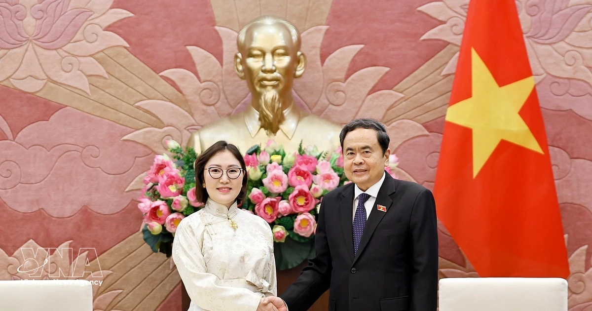 NA President greets Mongolian Ambassador