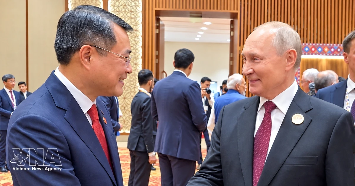 Vietnamese PM meets leaders of countries, int’l organisations on sidelines of 18th BRICS Summit