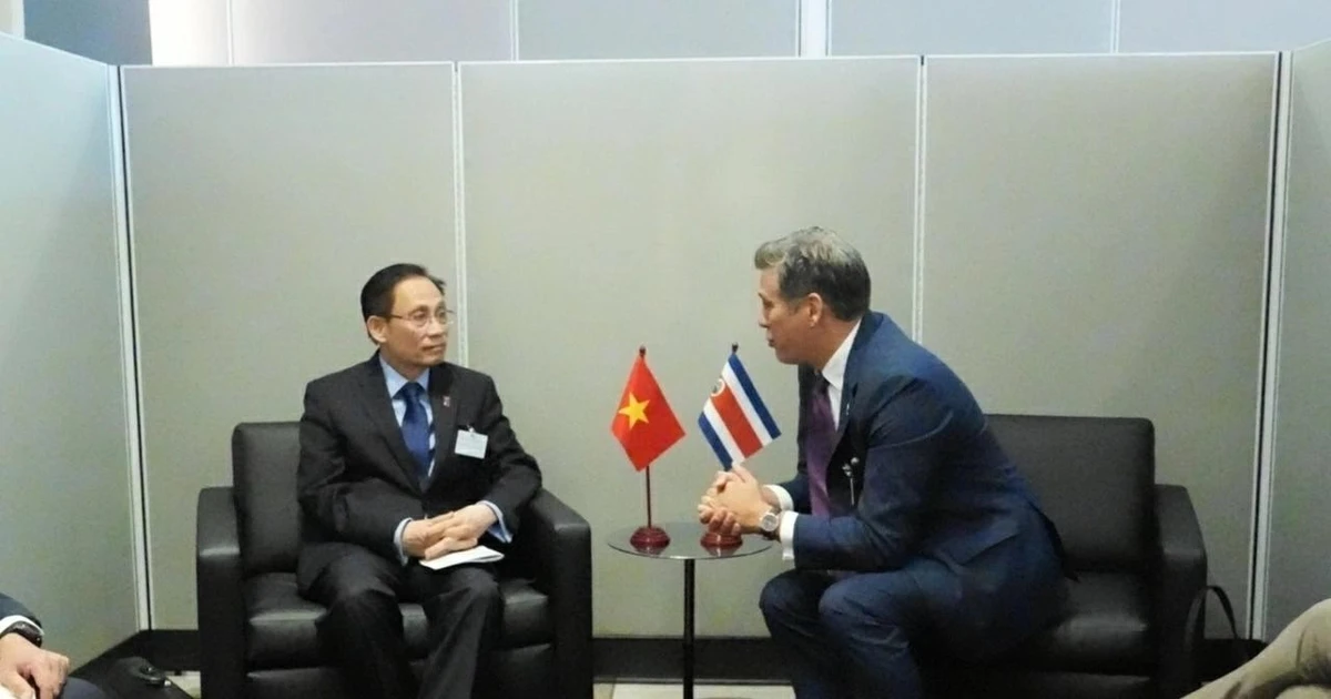 Vietnamese FM meets with foreign counterparts on UNGA 81 sidelines