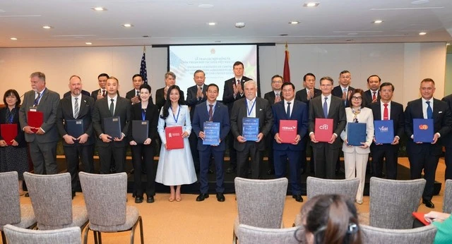 EQuest, Standard Chartered partner to mobilise 325 million USD for Vietnam education projects