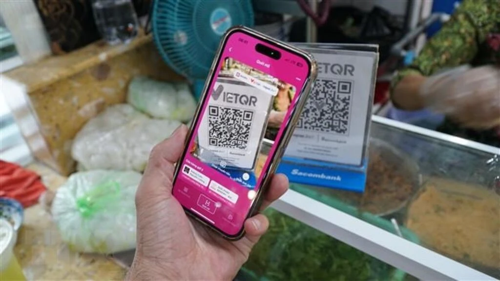 Maccelrate Banks accelerate digitalisation, non-cash payments