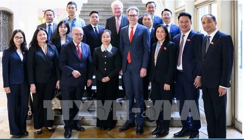 Hanoi, Frankfurt seek to deepen economic, tourism ties