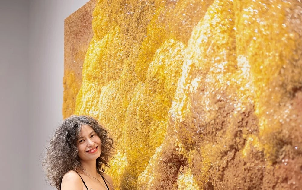Vietnamese artist shines in first solo exhibition in China